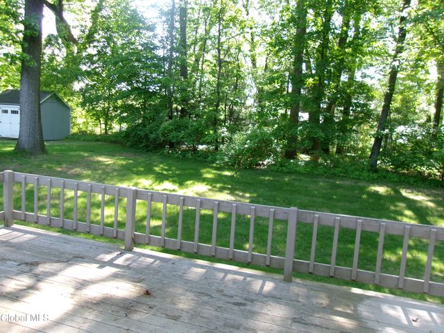 15 Pinecrest Drive, Niskayuna, NY 12309