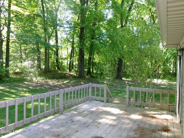 15 Pinecrest Drive, Niskayuna, NY 12309