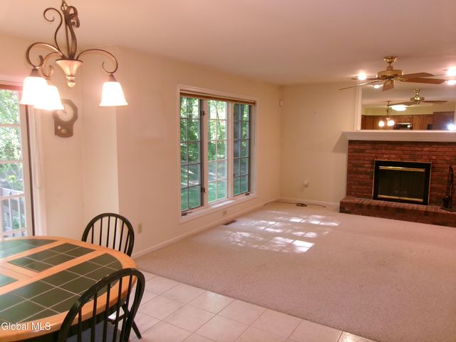 15 Pinecrest Drive, Niskayuna, NY 12309