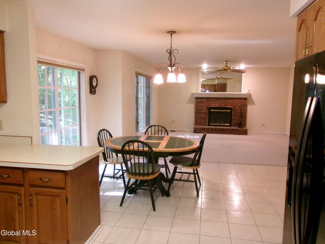 15 Pinecrest Drive, Niskayuna, NY 12309