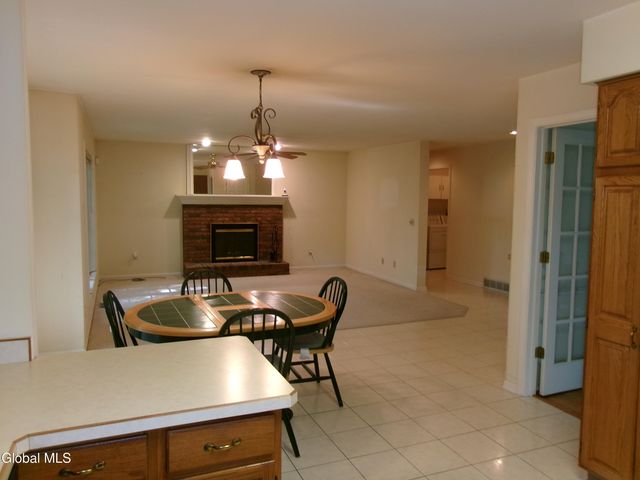 15 Pinecrest Drive, Niskayuna, NY 12309