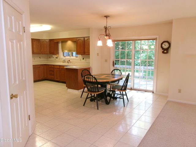 15 Pinecrest Drive, Niskayuna, NY 12309