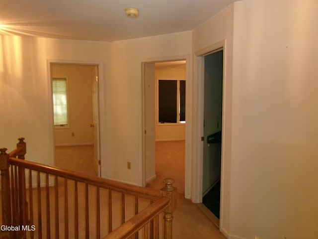 15 Pinecrest Drive, Niskayuna, NY 12309