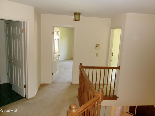 15 Pinecrest Drive, Niskayuna, NY 12309