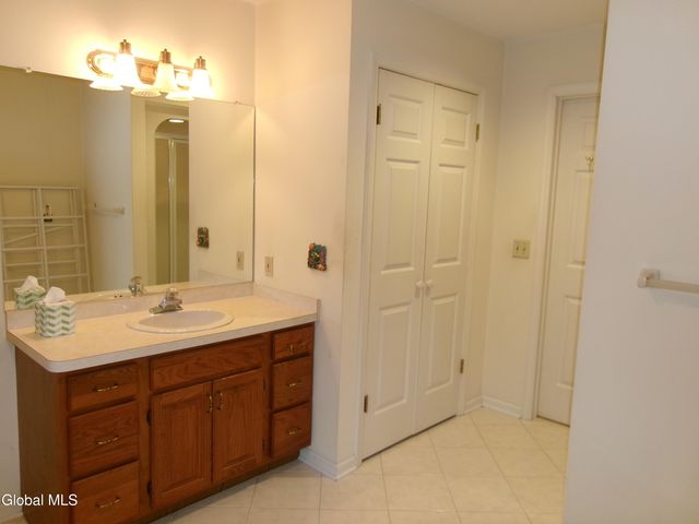 15 Pinecrest Drive, Niskayuna, NY 12309