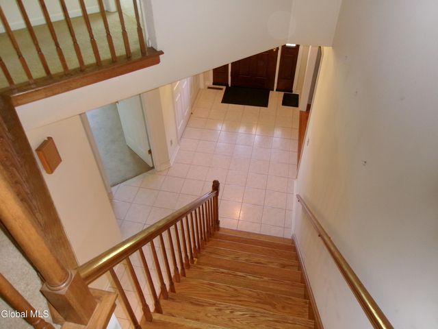 15 Pinecrest Drive, Niskayuna, NY 12309