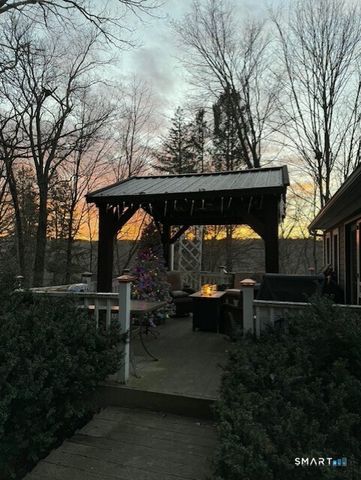 301 Steinmann Avenue, Middlebury, CT 06762