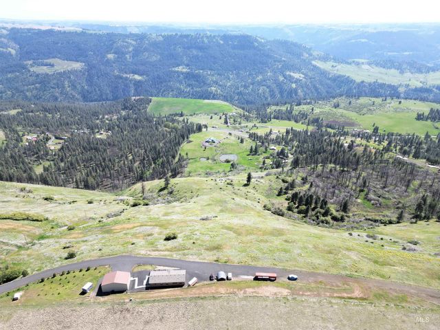 392 Vista View Dr, Lenore, ID 83541