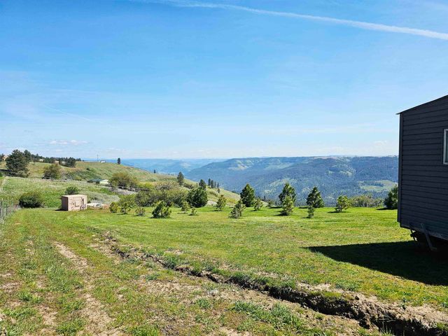 392 Vista View Dr, Lenore, ID 83541