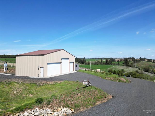 392 Vista View Dr, Lenore, ID 83541