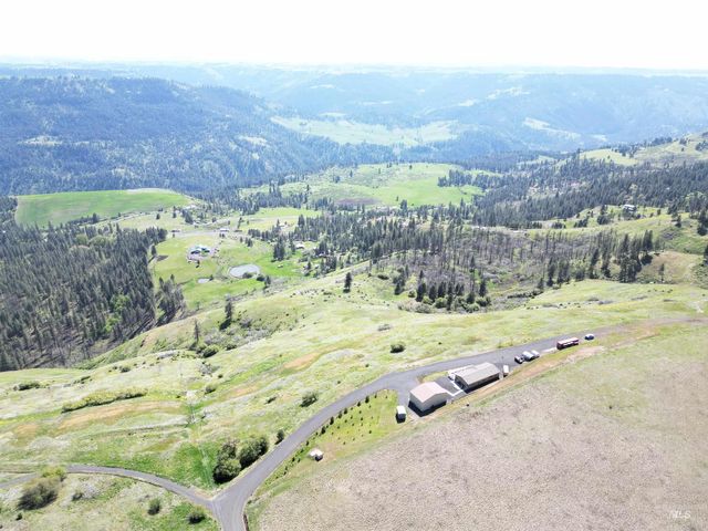 392 Vista View Dr, Lenore, ID 83541