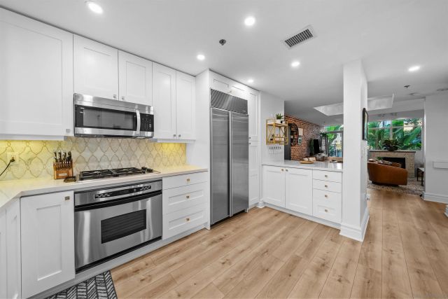 700 W Harbor Drive TH5, San Diego, CA 92101