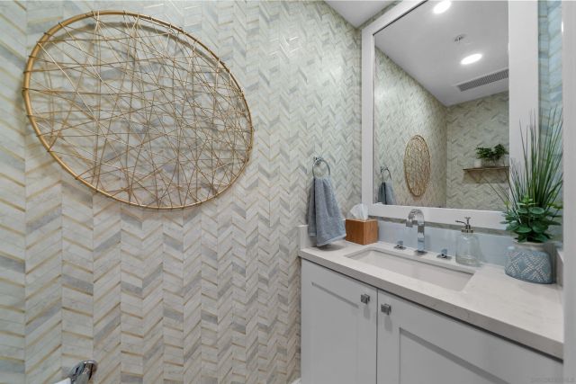 700 W Harbor Drive TH5, San Diego, CA 92101