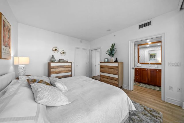 700 W Harbor Drive TH5, San Diego, CA 92101