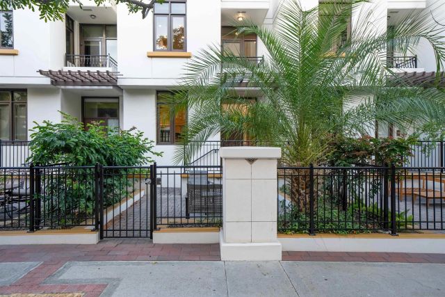 700 W Harbor Drive TH5, San Diego, CA 92101