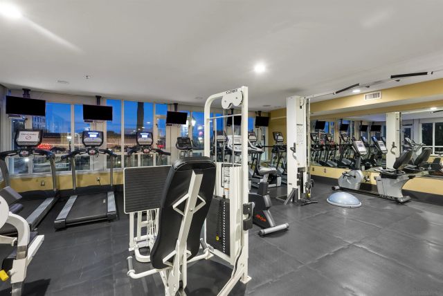 700 W Harbor Drive TH5, San Diego, CA 92101