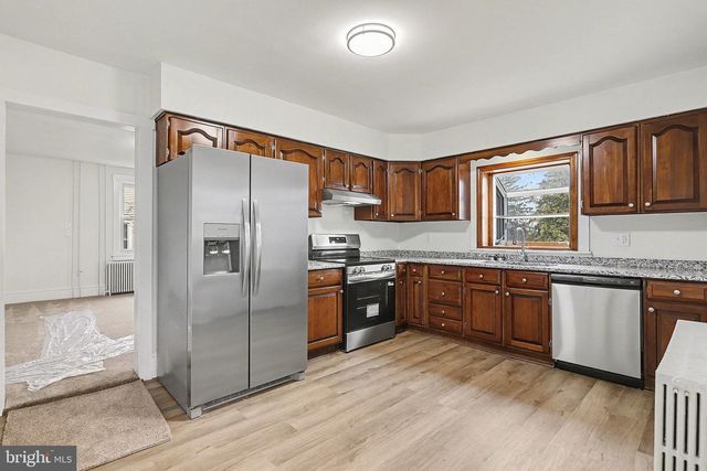 31 N MARKET ST, Fawn Grove, PA 17321