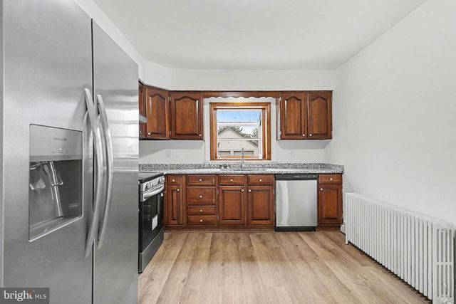 31 N MARKET ST, Fawn Grove, PA 17321