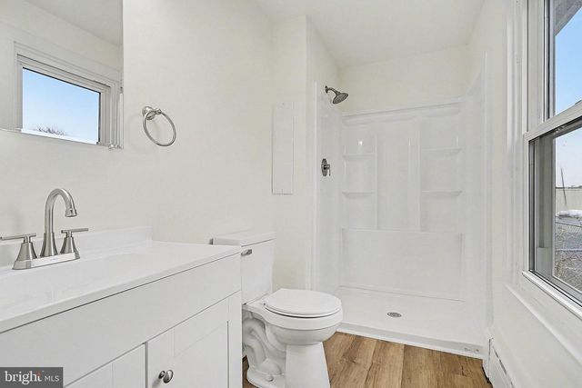 31 N MARKET ST, Fawn Grove, PA 17321