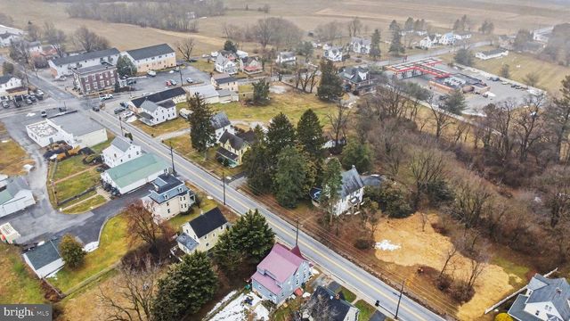 31 N MARKET ST, Fawn Grove, PA 17321