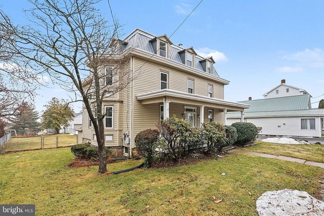 31 N MARKET ST, Fawn Grove, PA 17321