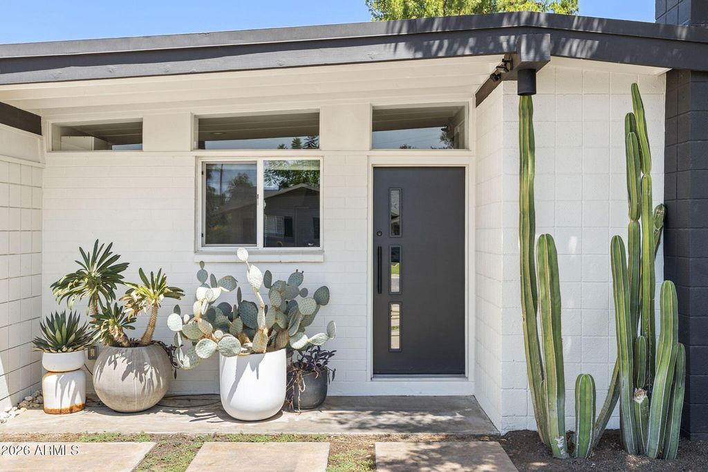 3402 E SELLS Drive, Phoenix, AZ 85018 — exterior