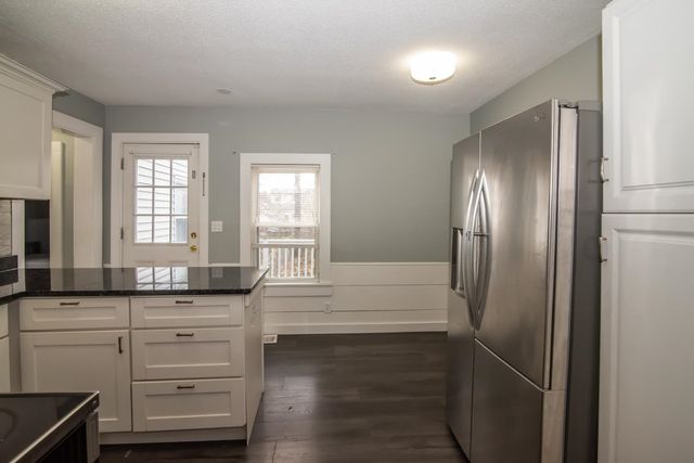 10 Auburn Road, Londonderry, NH 03053