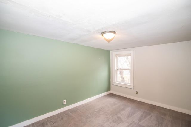 10 Auburn Road, Londonderry, NH 03053