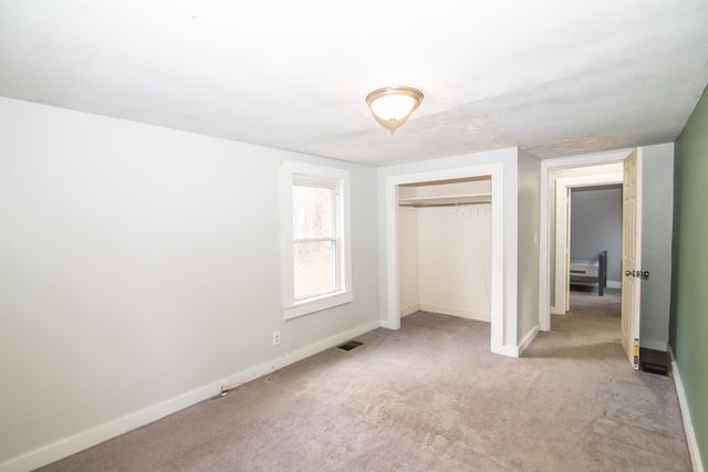 10 Auburn Road, Londonderry, NH 03053