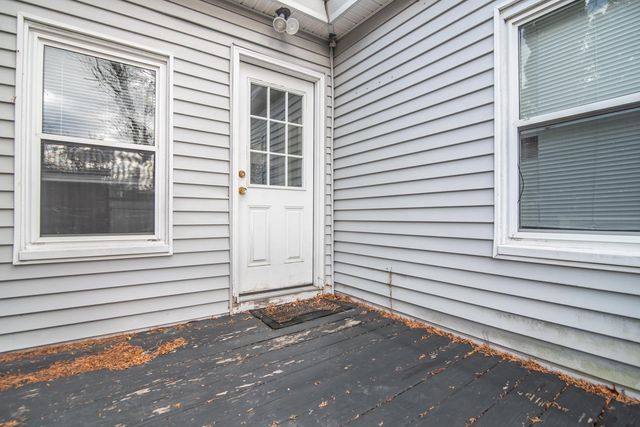 10 Auburn Road, Londonderry, NH 03053