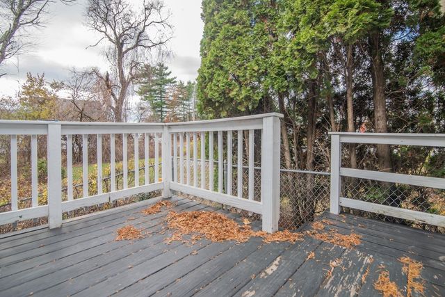 10 Auburn Road, Londonderry, NH 03053