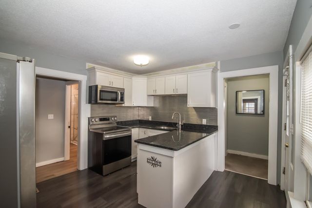 10 Auburn Road, Londonderry, NH 03053