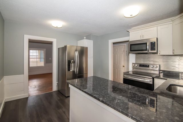 10 Auburn Road, Londonderry, NH 03053