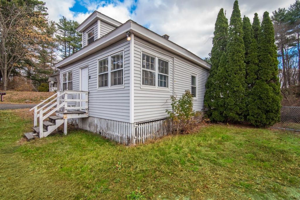 10 Auburn Road, Londonderry, NH 03053