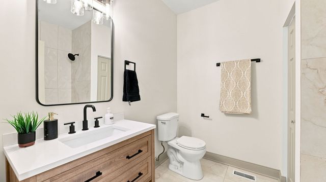 1223 W 112th Street, Chicago, IL 60643