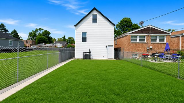1223 W 112th Street, Chicago, IL 60643