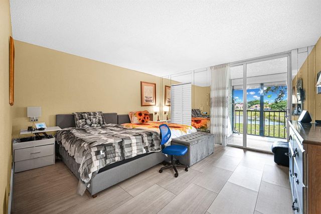 363 N Rock Island Road 205, Margate, FL 33063