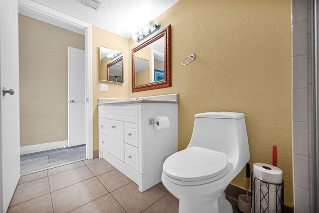 363 N Rock Island Road 205, Margate, FL 33063
