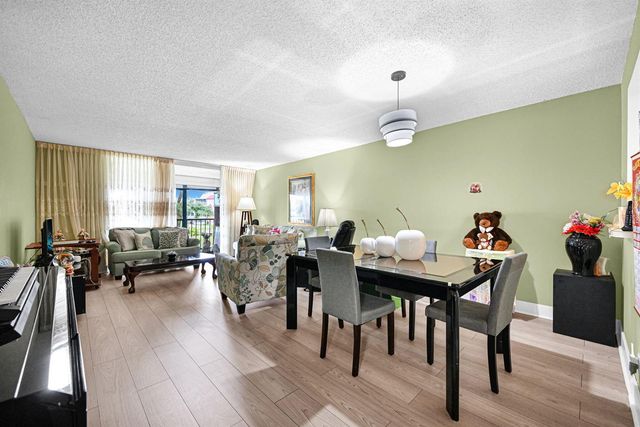 363 N Rock Island Road 205, Margate, FL 33063
