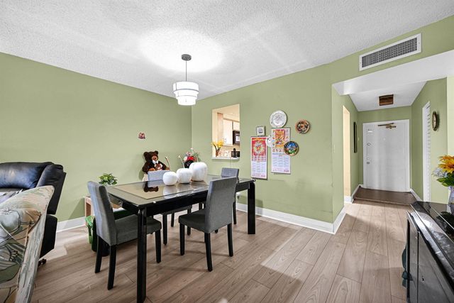 363 N Rock Island Road 205, Margate, FL 33063