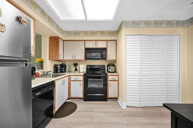 363 N Rock Island Road 205, Margate, FL 33063
