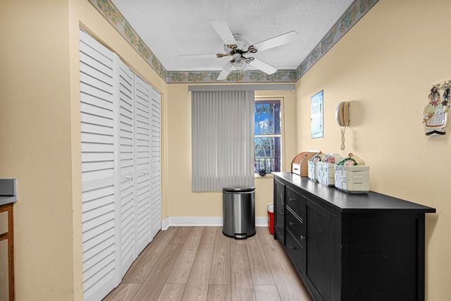 363 N Rock Island Road 205, Margate, FL 33063