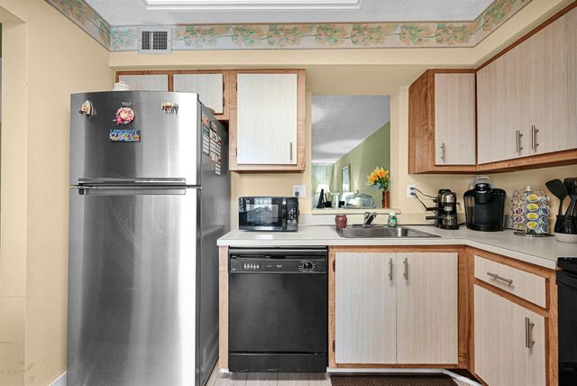 363 N Rock Island Road 205, Margate, FL 33063