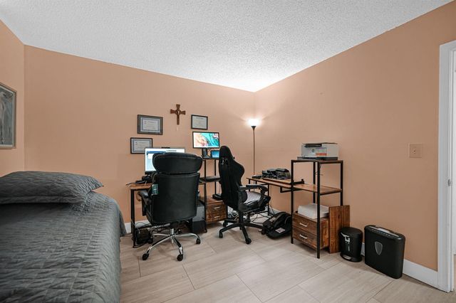 363 N Rock Island Road 205, Margate, FL 33063