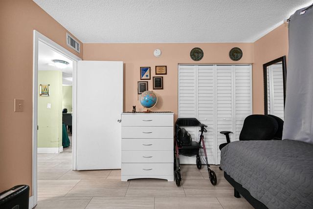 363 N Rock Island Road 205, Margate, FL 33063