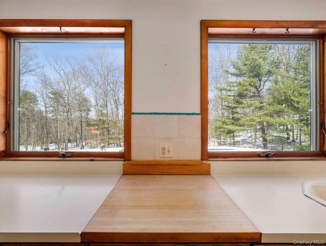 118 Split Rock Drive, Barryville, NY 12719