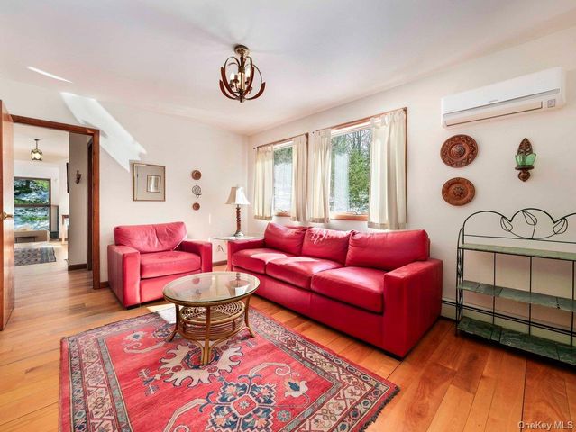 118 Split Rock Drive, Barryville, NY 12719