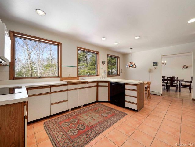 118 Split Rock Drive, Barryville, NY 12719