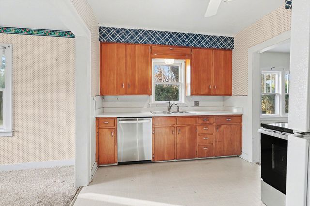 2516 Fairfield Avenue, Kalamazoo Twp, MI 49048