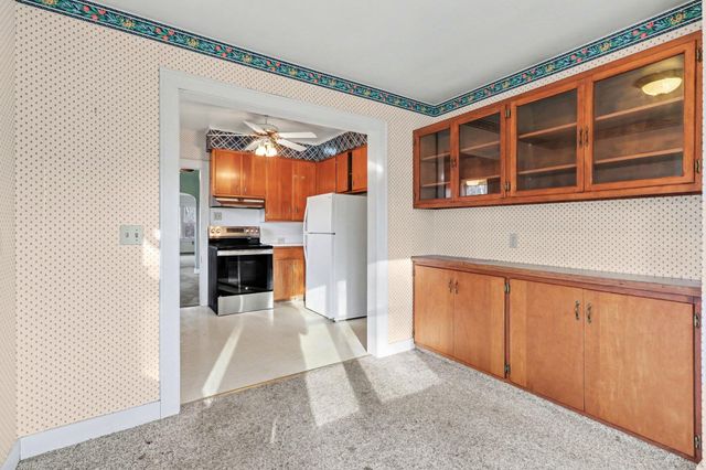 2516 Fairfield Avenue, Kalamazoo Twp, MI 49048